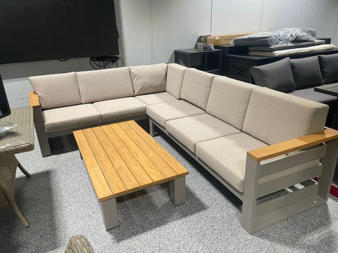 Supremo Corner Dining Set With Coffee Table