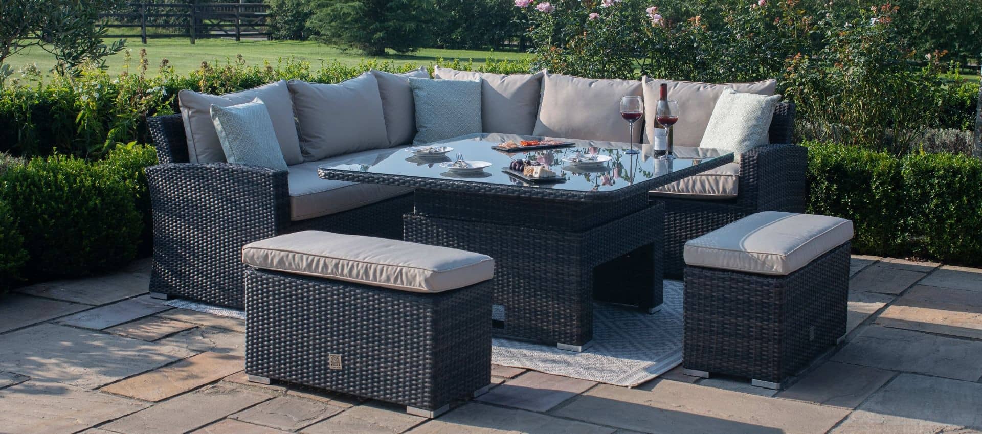 Kingston Corner Deluxe Dining Set With Rising Table Garden